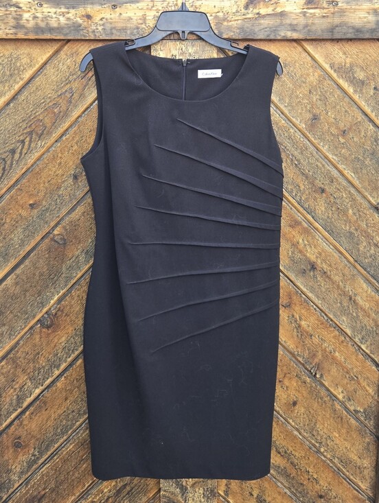 Calvin Klein Dresses & Skirts - Calvin Klein Sunburst Starburst Sheath Dress